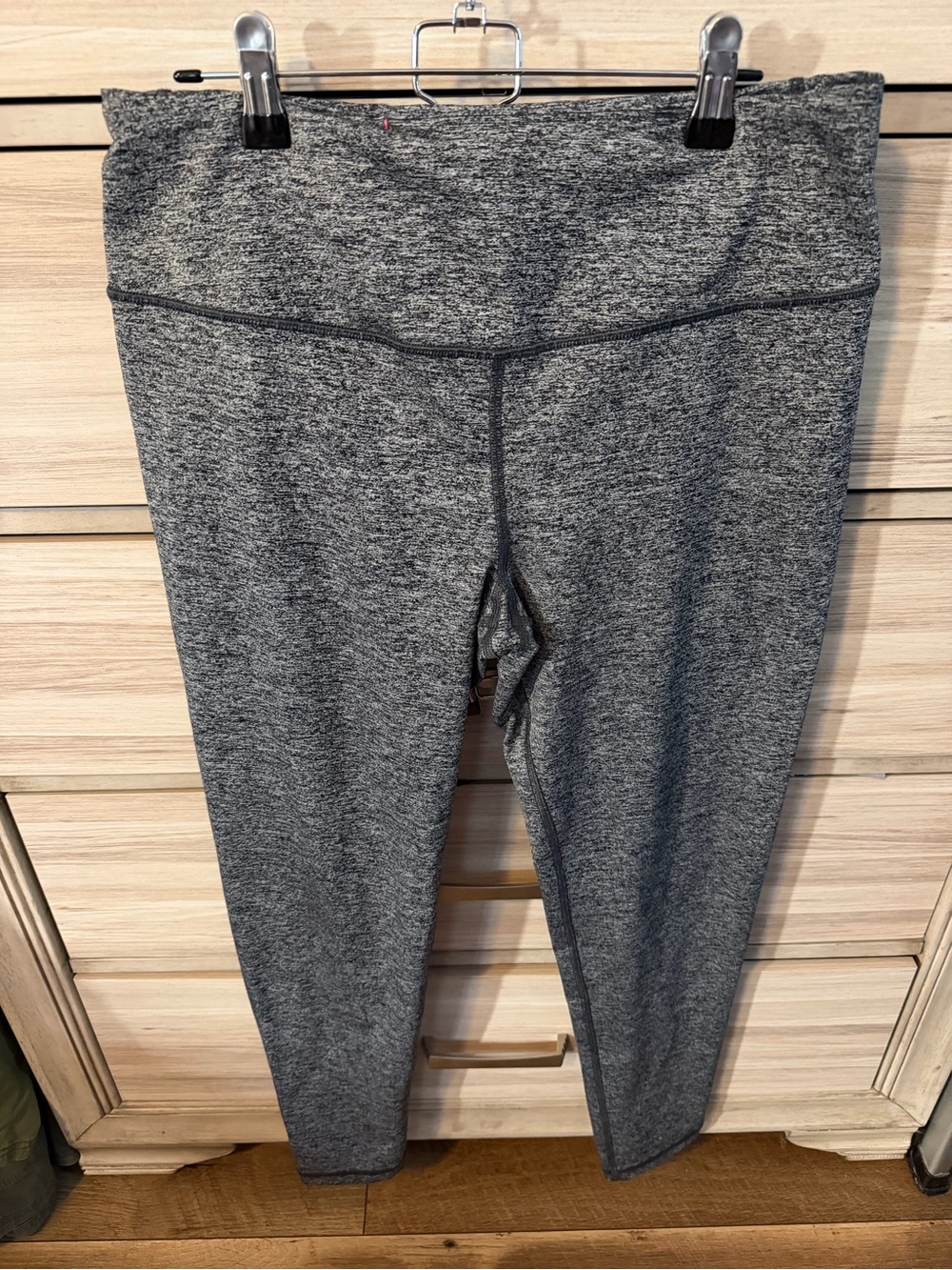 Victoria’s Secret Sport Heather Gray Stretch Leggings- Large
